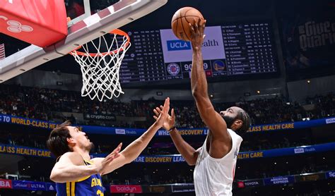 James Harden passes 25,000 career points in Clippers' win over .